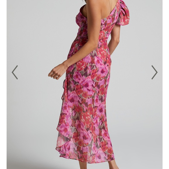 Showpo Ciabelle MIDI Dress - Picture 1 of 4